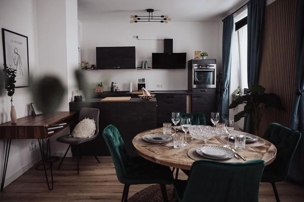 Cozy Dreams: Deluxe 2-Zimmer-Apartment -Kueche Nürnberg Exterior foto